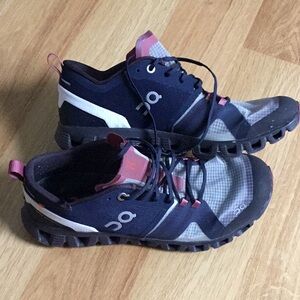 On Cloud women’s size 8 Cloud Shift X running shoes